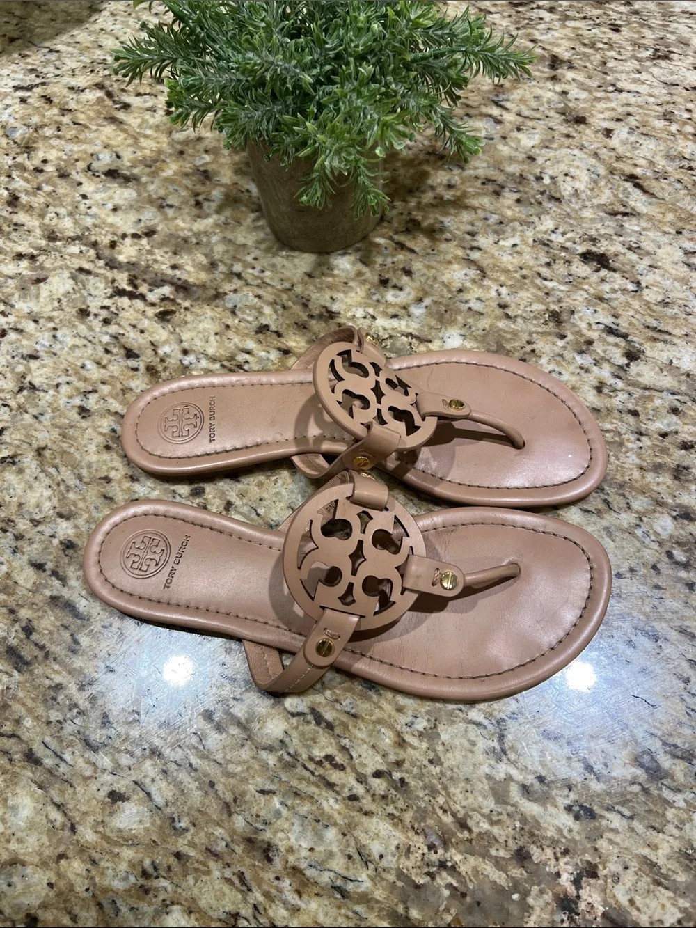 TORY BURCH Miller Pale Pink Leather Thong Sandal 8M